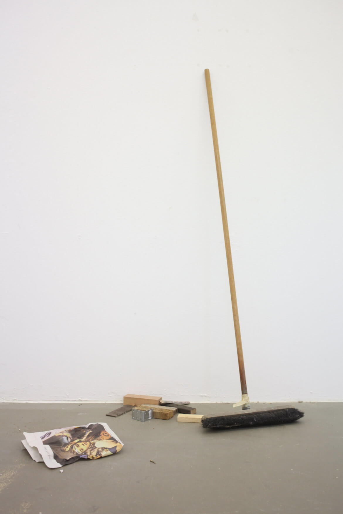 Daniel Angermann | Lehner | Besen | Installation